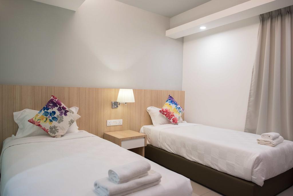 Mornington Hotel Waterfront Lumut Extérieur photo