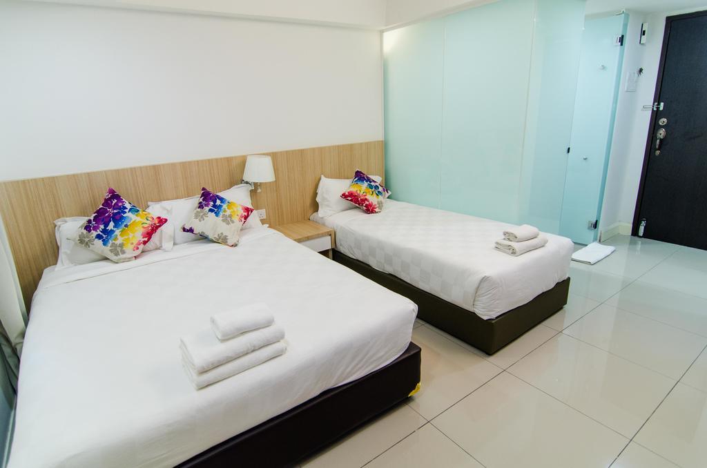 Mornington Hotel Waterfront Lumut Extérieur photo